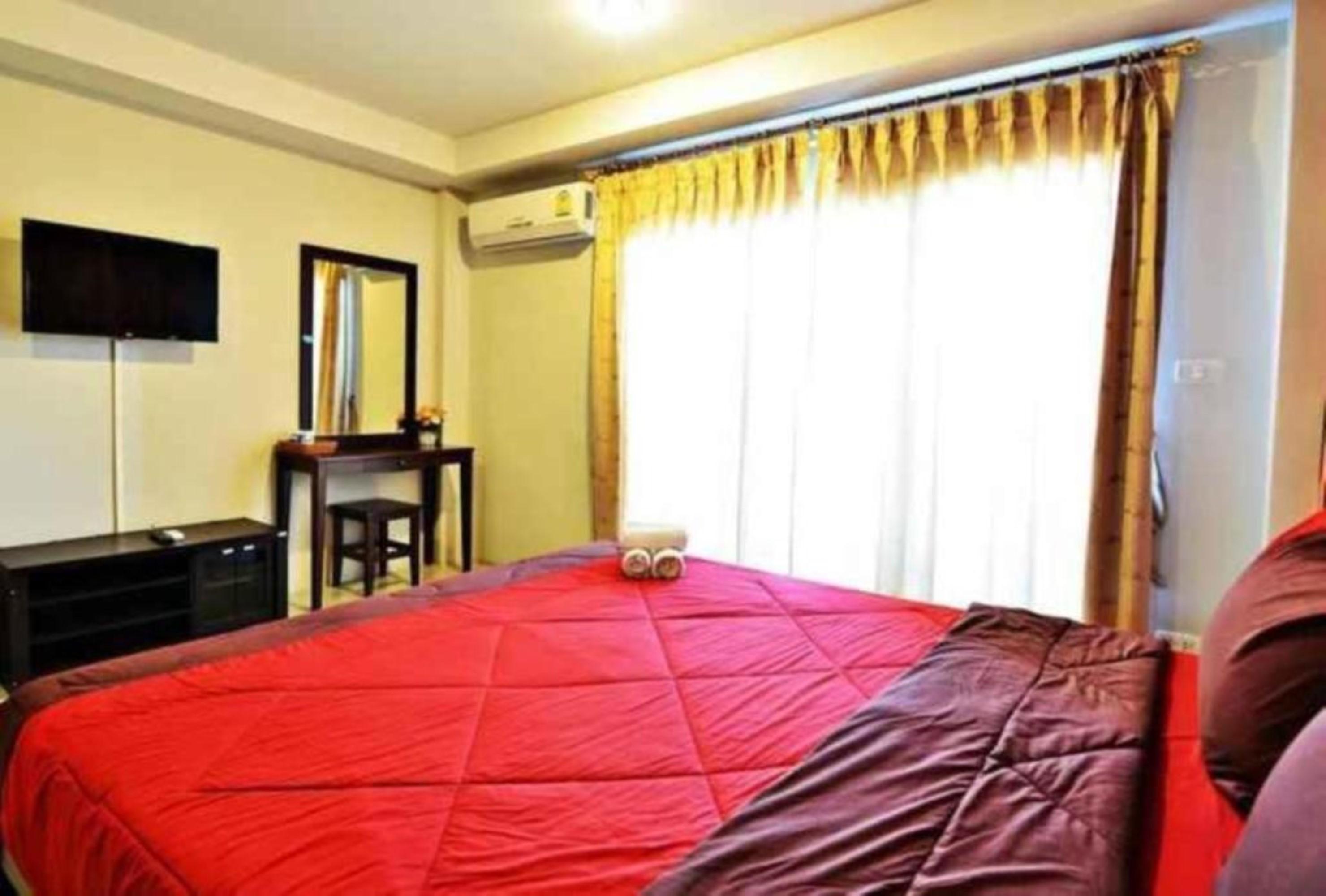 The Day Hotel Chonburi Extérieur photo