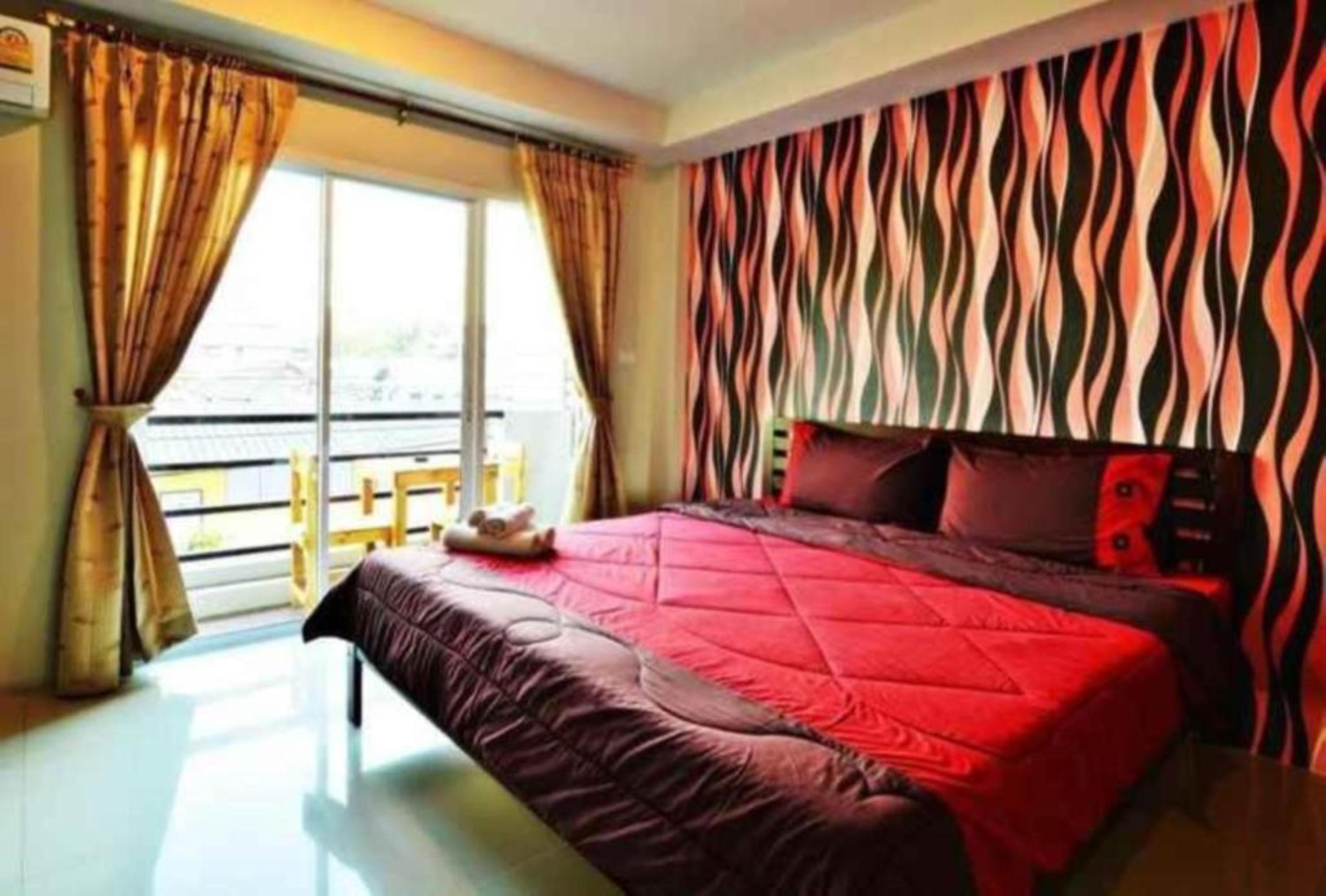The Day Hotel Chonburi Extérieur photo
