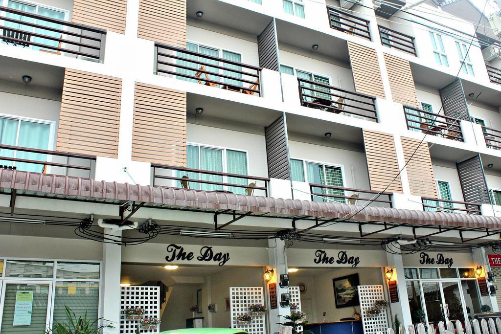 The Day Hotel Chonburi Extérieur photo