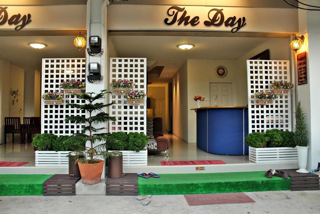 The Day Hotel Chonburi Extérieur photo