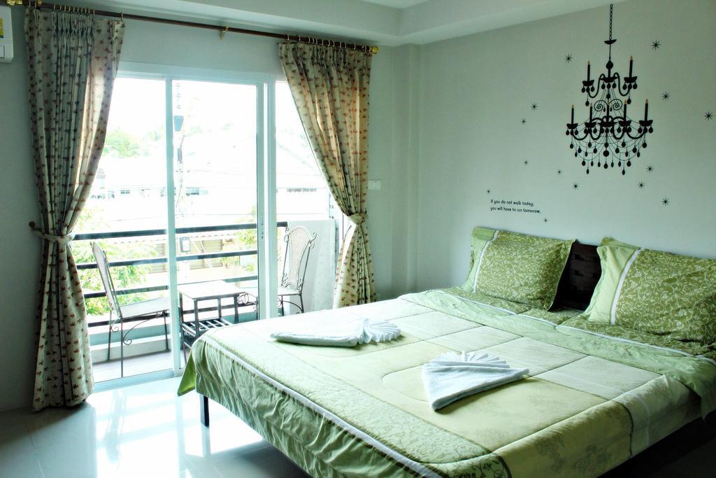 The Day Hotel Chonburi Extérieur photo
