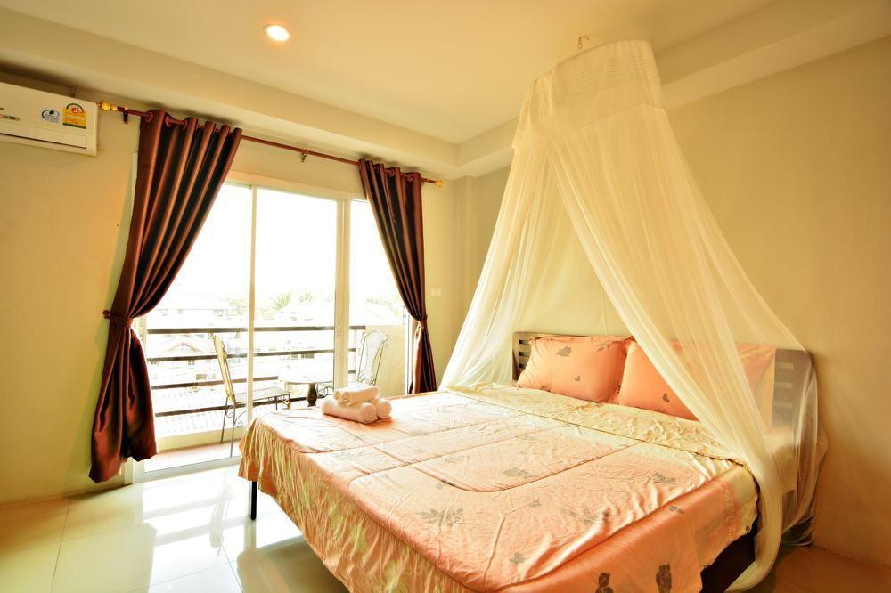 The Day Hotel Chonburi Extérieur photo
