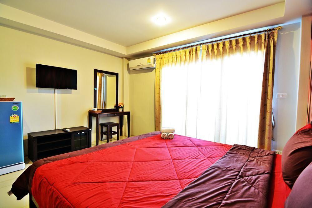 The Day Hotel Chonburi Extérieur photo