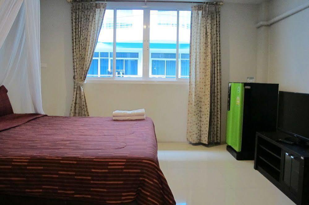 The Day Hotel Chonburi Extérieur photo